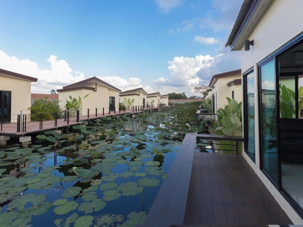 Bua Tara Resort Nong Prue Exterior foto